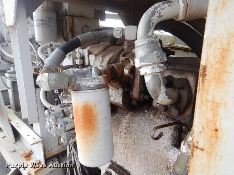 image for item DI0291 1999 International 4900  pressure digger truck