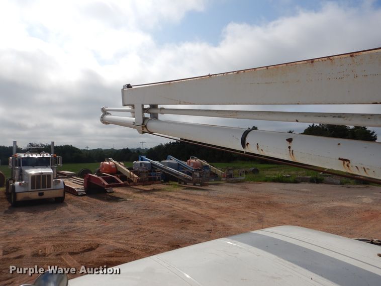 image for item DI0291 1999 International 4900  pressure digger truck