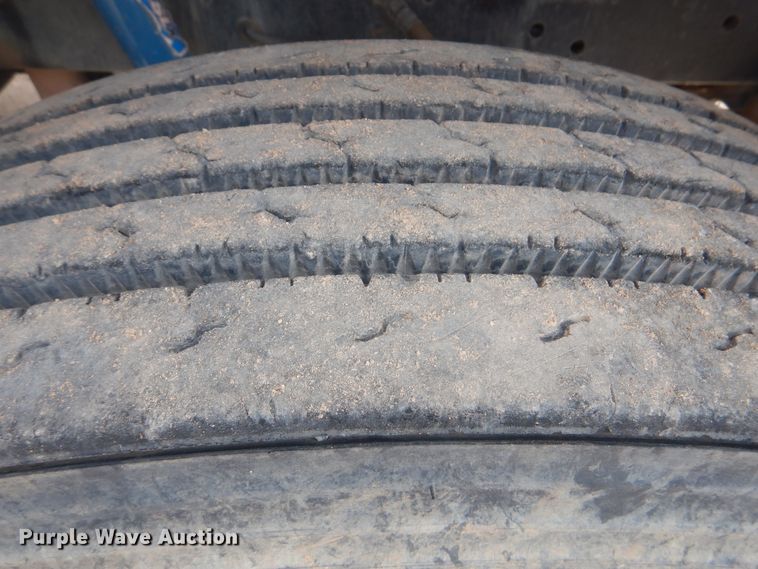 image for item DI0291 1999 International 4900  pressure digger truck