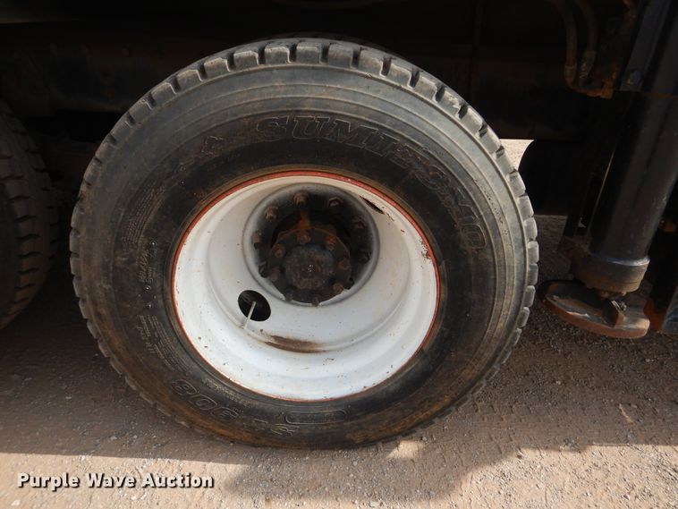 image for item DI0291 1999 International 4900  pressure digger truck