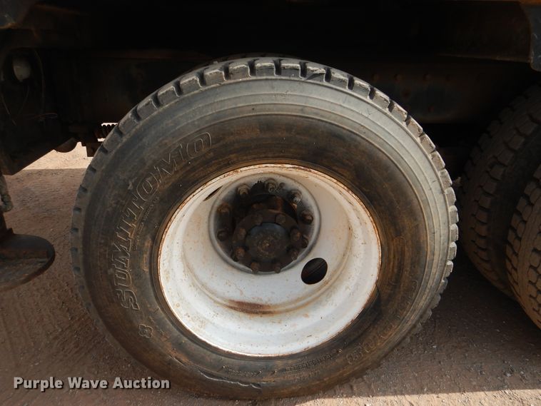 image for item DI0291 1999 International 4900  pressure digger truck