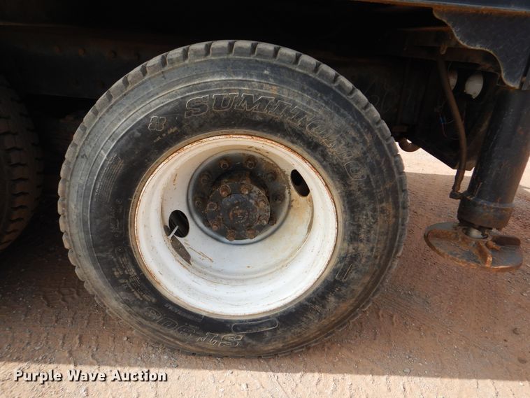 image for item DI0291 1999 International 4900  pressure digger truck