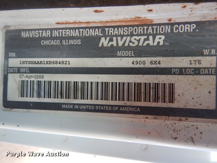 image for item DI0291 1999 International 4900  pressure digger truck