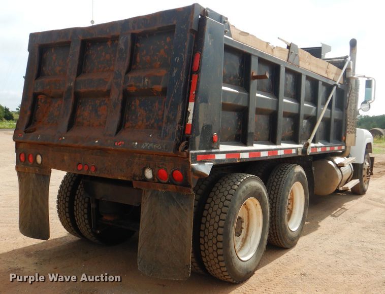 image for item DI0292 2007 Mack CHN613 dump truck