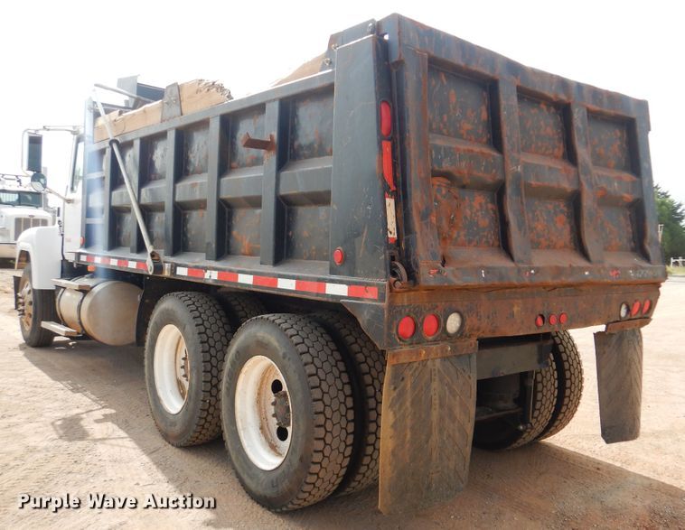 image for item DI0292 2007 Mack CHN613 dump truck