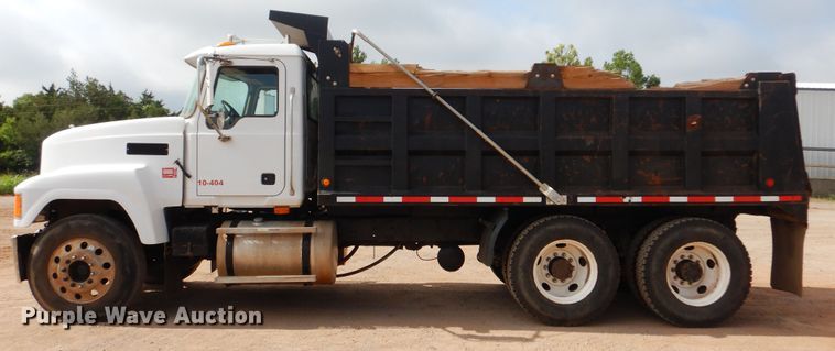 image for item DI0292 2007 Mack CHN613 dump truck