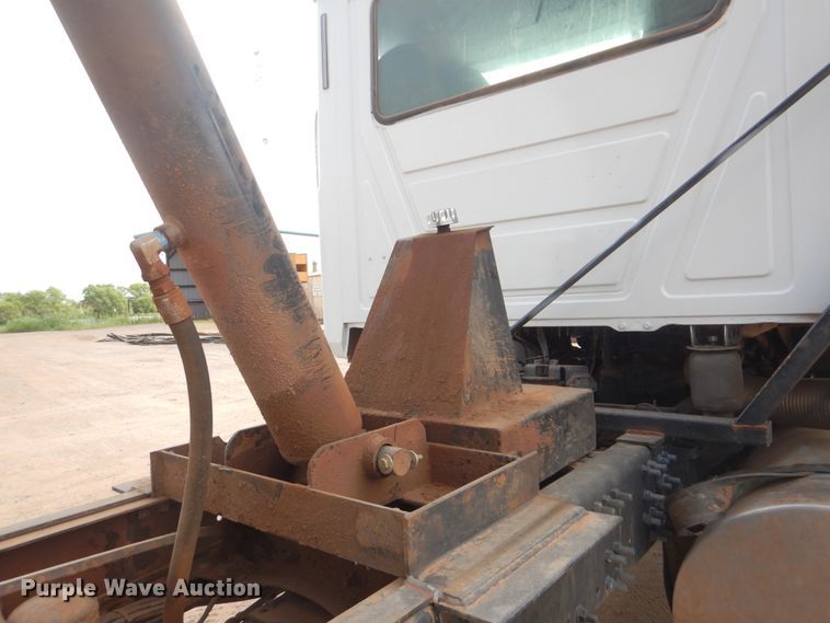 image for item DI0292 2007 Mack CHN613 dump truck