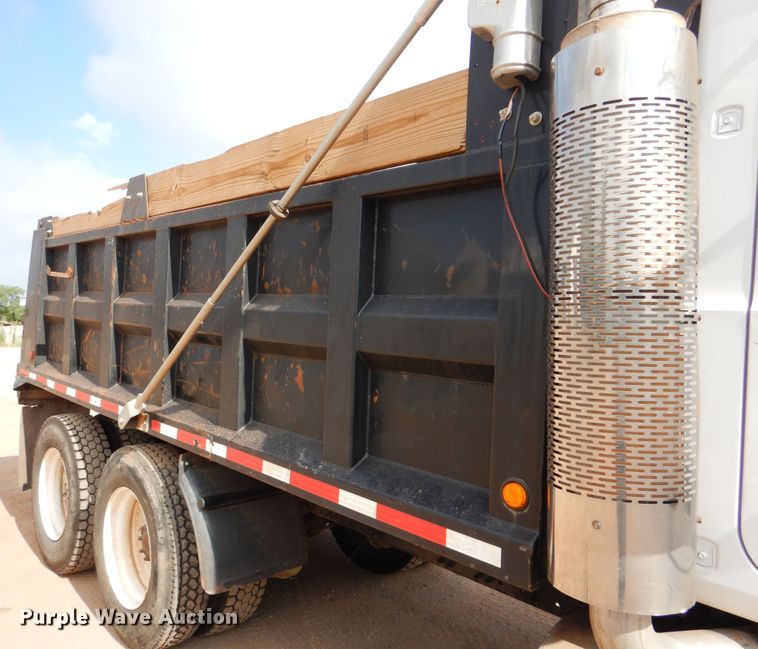 image for item DI0292 2007 Mack CHN613 dump truck