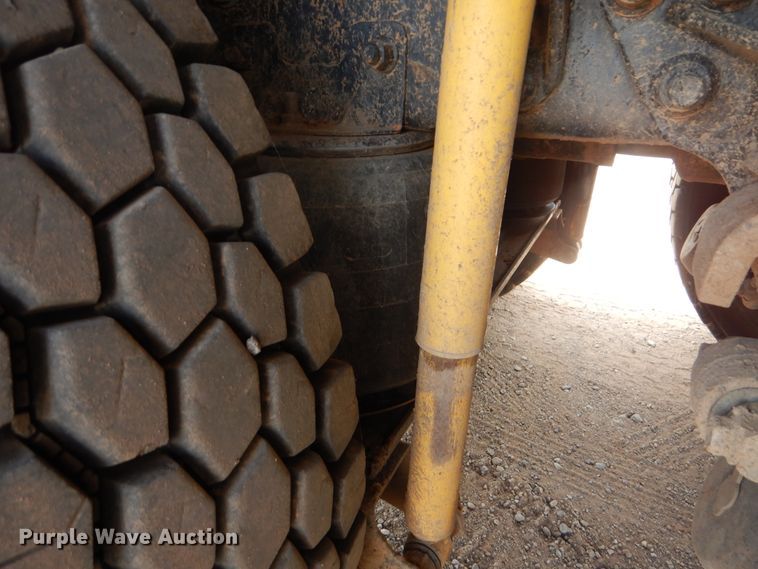 image for item DI0292 2007 Mack CHN613 dump truck