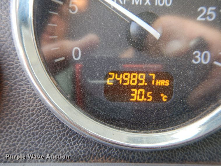 image for item DI0293 2010 Peterbilt 367  semi truck