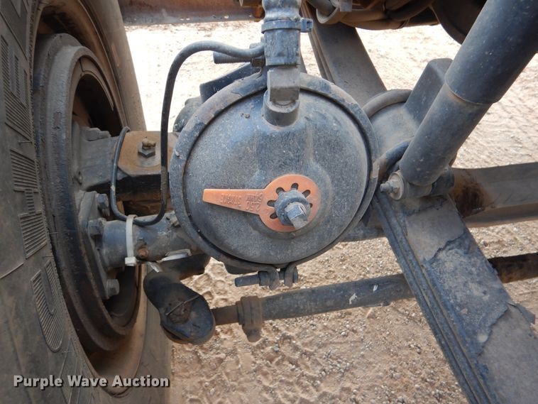 image for item DI0293 2010 Peterbilt 367  semi truck