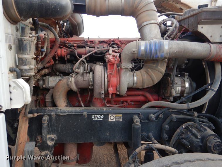 image for item DI0293 2010 Peterbilt 367  semi truck