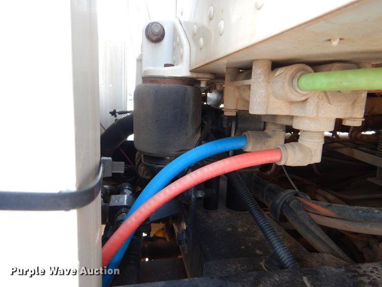 image for item DI0293 2010 Peterbilt 367  semi truck