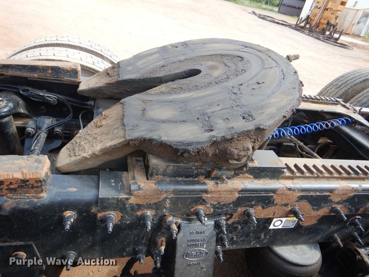 image for item DI0293 2010 Peterbilt 367  semi truck