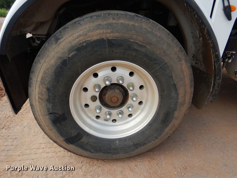 image for item DI0293 2010 Peterbilt 367  semi truck