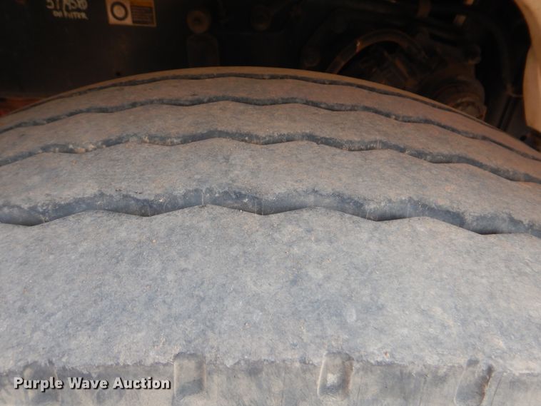 image for item DI0293 2010 Peterbilt 367  semi truck