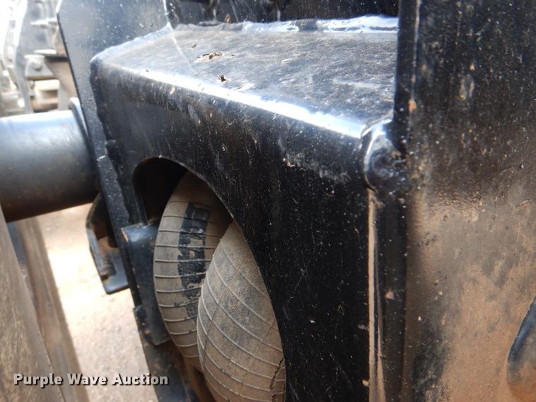 image for item DI0293 2010 Peterbilt 367  semi truck