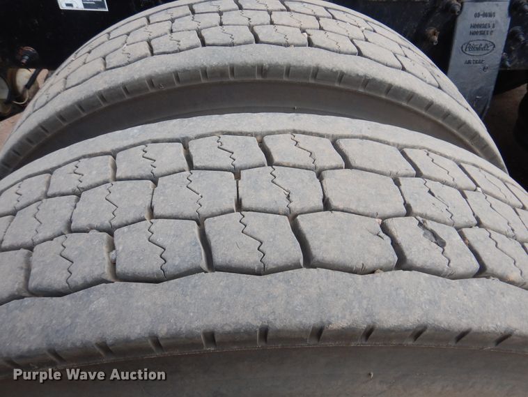 image for item DI0293 2010 Peterbilt 367  semi truck