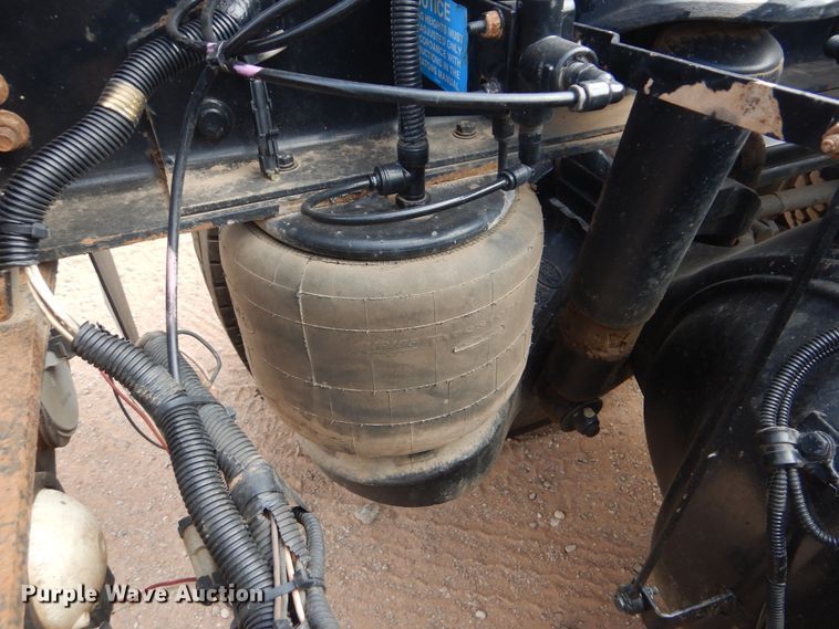 image for item DI0293 2010 Peterbilt 367  semi truck