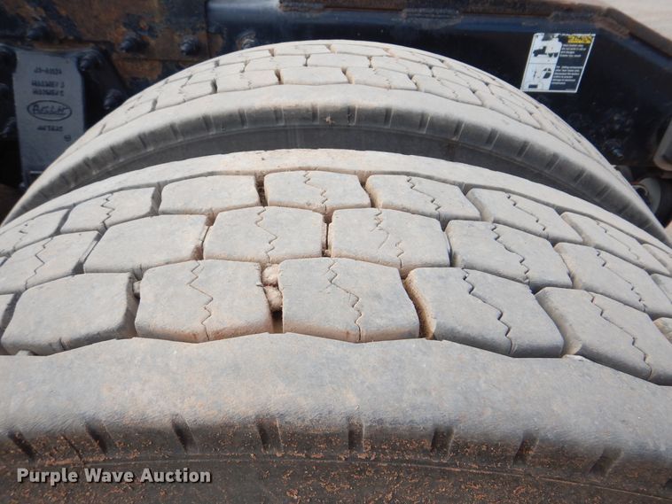 image for item DI0293 2010 Peterbilt 367  semi truck