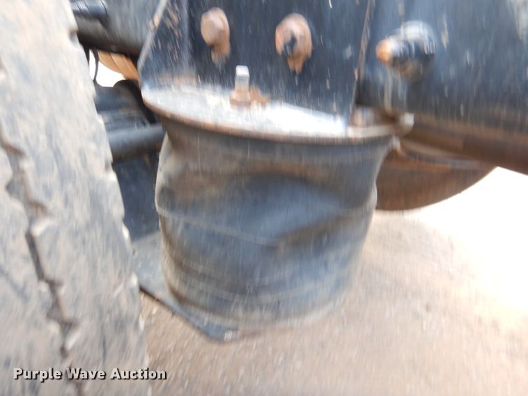 image for item DI0293 2010 Peterbilt 367  semi truck