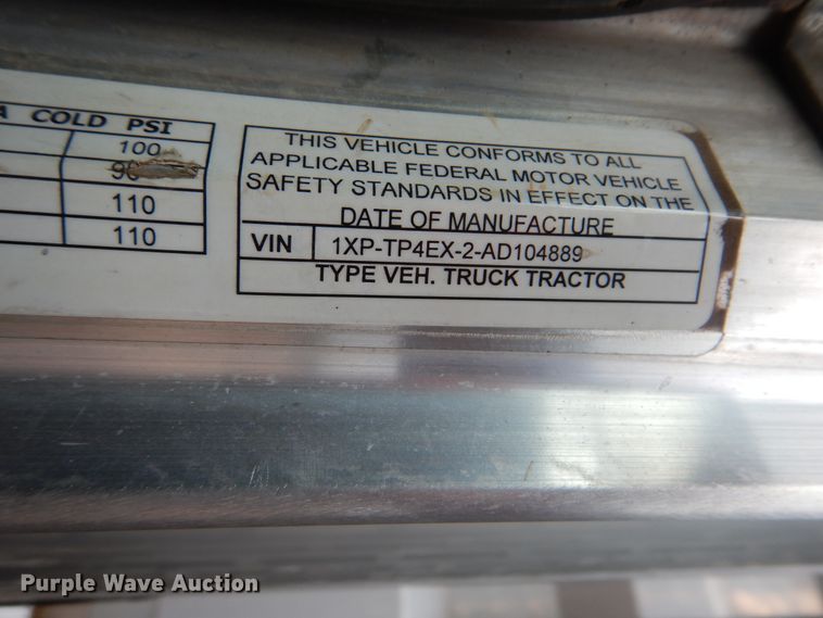 image for item DI0293 2010 Peterbilt 367  semi truck