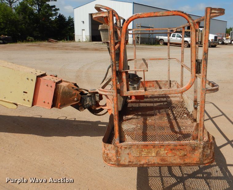 image for item DI0295 2008 JLG 600S  boom lift