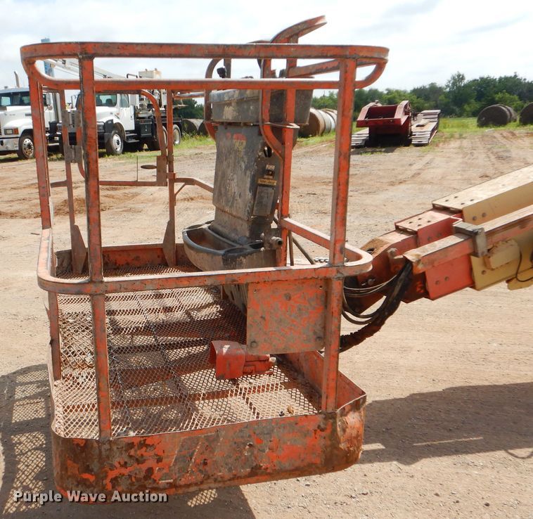 image for item DI0295 2008 JLG 600S  boom lift