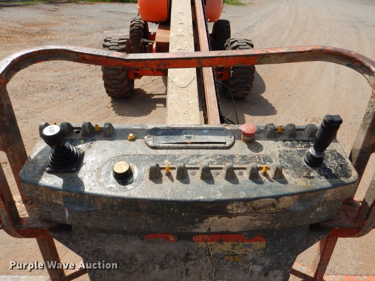 image for item DI0295 2008 JLG 600S  boom lift