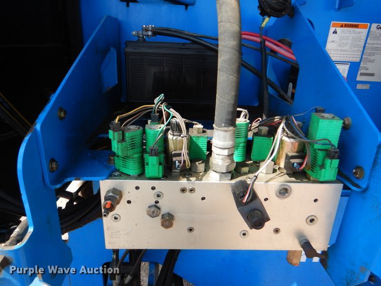 image for item DI0297 2008 Genie S60  boom lift