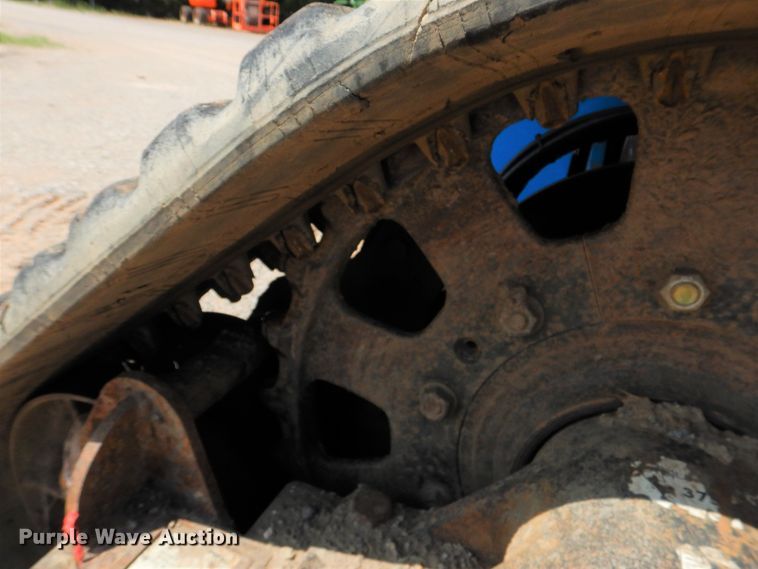 image for item DI0297 2008 Genie S60  boom lift