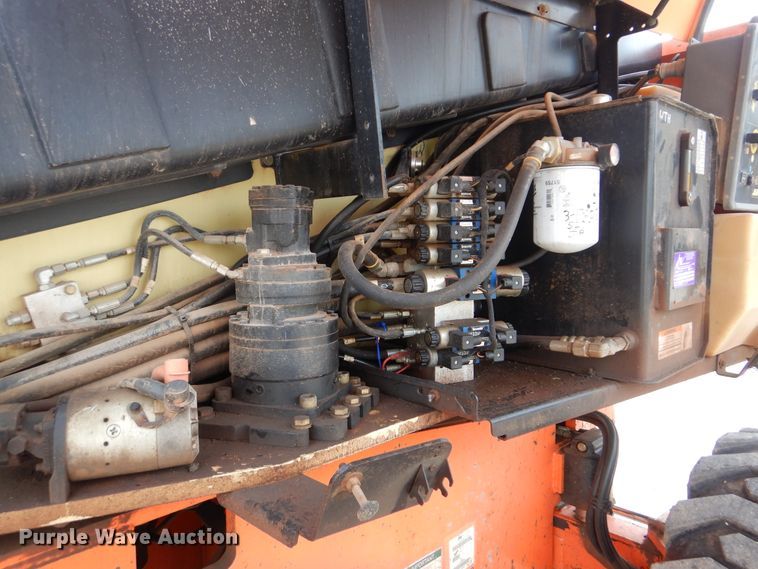 image for item DI0298 2008 JLG 600S  boom lift