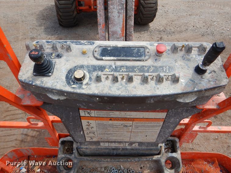 image for item DI0299 2007 JLG 450AJ  boom lift