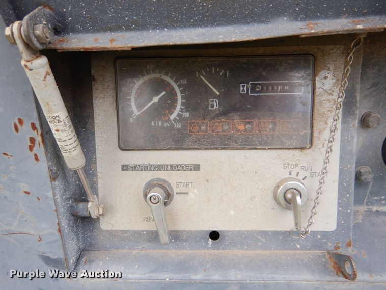 image for item DI0302 1999 Airman PDS185S6  air compressor