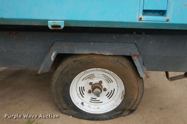 image for item DI0302 1999 Airman PDS185S6  air compressor