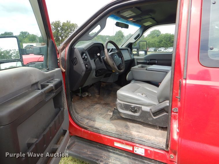 image for item DI0306 2012 Ford F550 Super Duty SuperCab flatbed truck