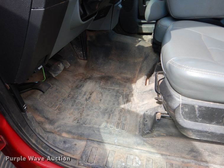 image for item DI0306 2012 Ford F550 Super Duty SuperCab flatbed truck