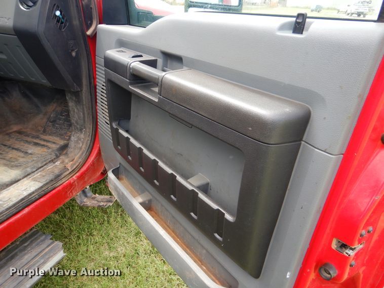 image for item DI0306 2012 Ford F550 Super Duty SuperCab flatbed truck