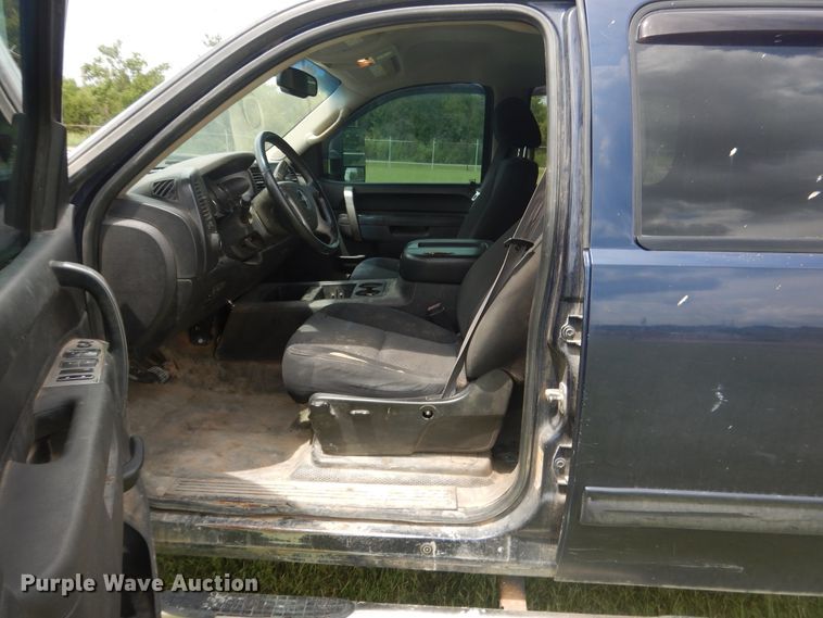 image for item DI0320 2011 Chevrolet Silverado 2500  Crew Cab pickup truck