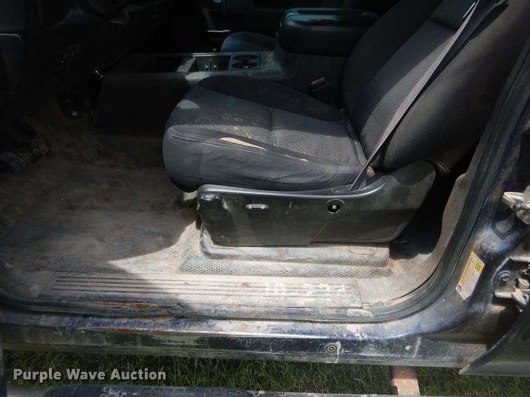 image for item DI0320 2011 Chevrolet Silverado 2500  Crew Cab pickup truck