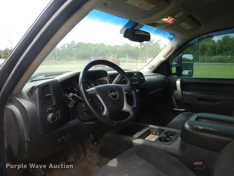 image for item DI0320 2011 Chevrolet Silverado 2500  Crew Cab pickup truck