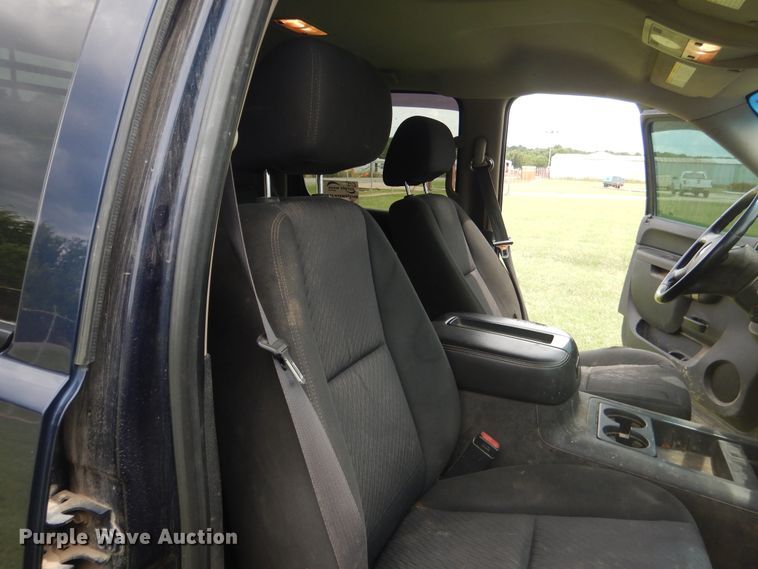 image for item DI0320 2011 Chevrolet Silverado 2500  Crew Cab pickup truck