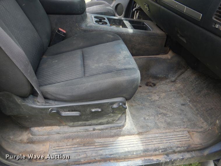 image for item DI0320 2011 Chevrolet Silverado 2500  Crew Cab pickup truck