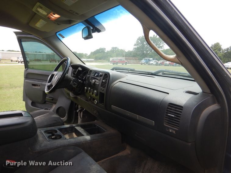 image for item DI0320 2011 Chevrolet Silverado 2500  Crew Cab pickup truck