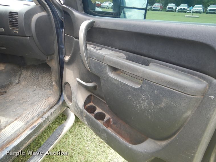 image for item DI0320 2011 Chevrolet Silverado 2500  Crew Cab pickup truck