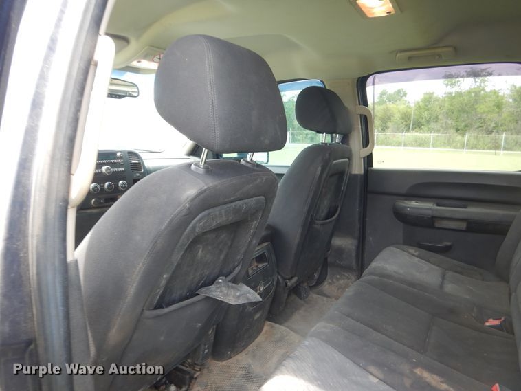 image for item DI0320 2011 Chevrolet Silverado 2500  Crew Cab pickup truck