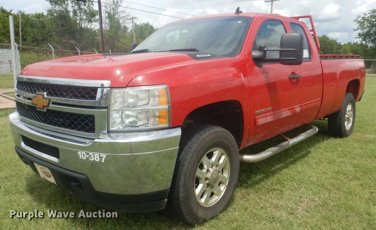 image for item DI0321 2011 Chevrolet Silverado 3500HD  Ext. Cab pickup truck