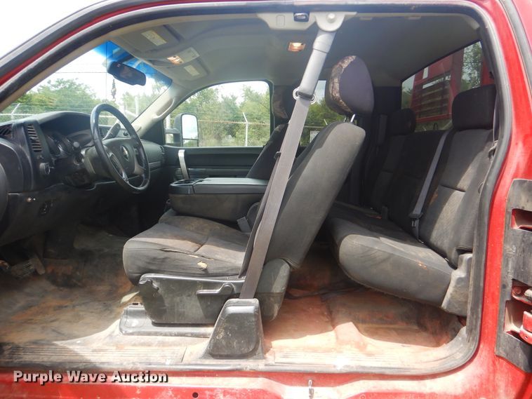 image for item DI0321 2011 Chevrolet Silverado 3500HD  Ext. Cab pickup truck