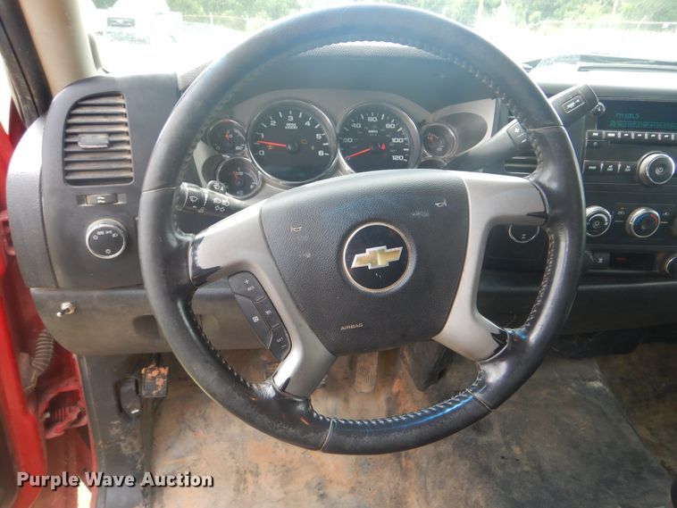 image for item DI0321 2011 Chevrolet Silverado 3500HD  Ext. Cab pickup truck