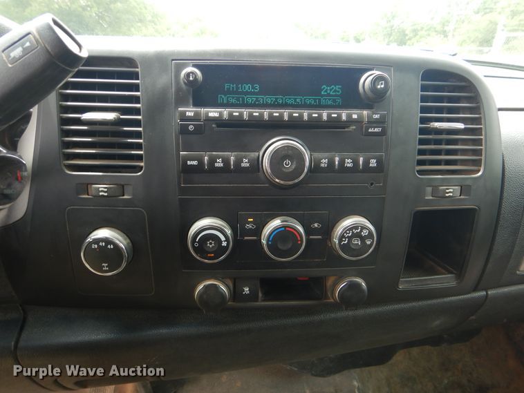 image for item DI0321 2011 Chevrolet Silverado 3500HD  Ext. Cab pickup truck